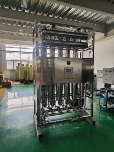 鑫冠宇制药用水列管多效蒸馏水机LD100-4出五分钟出水